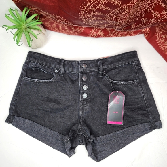 No Boundaries Buttonfly Shorts Black Size 7 NWT - Picture 1 of 11